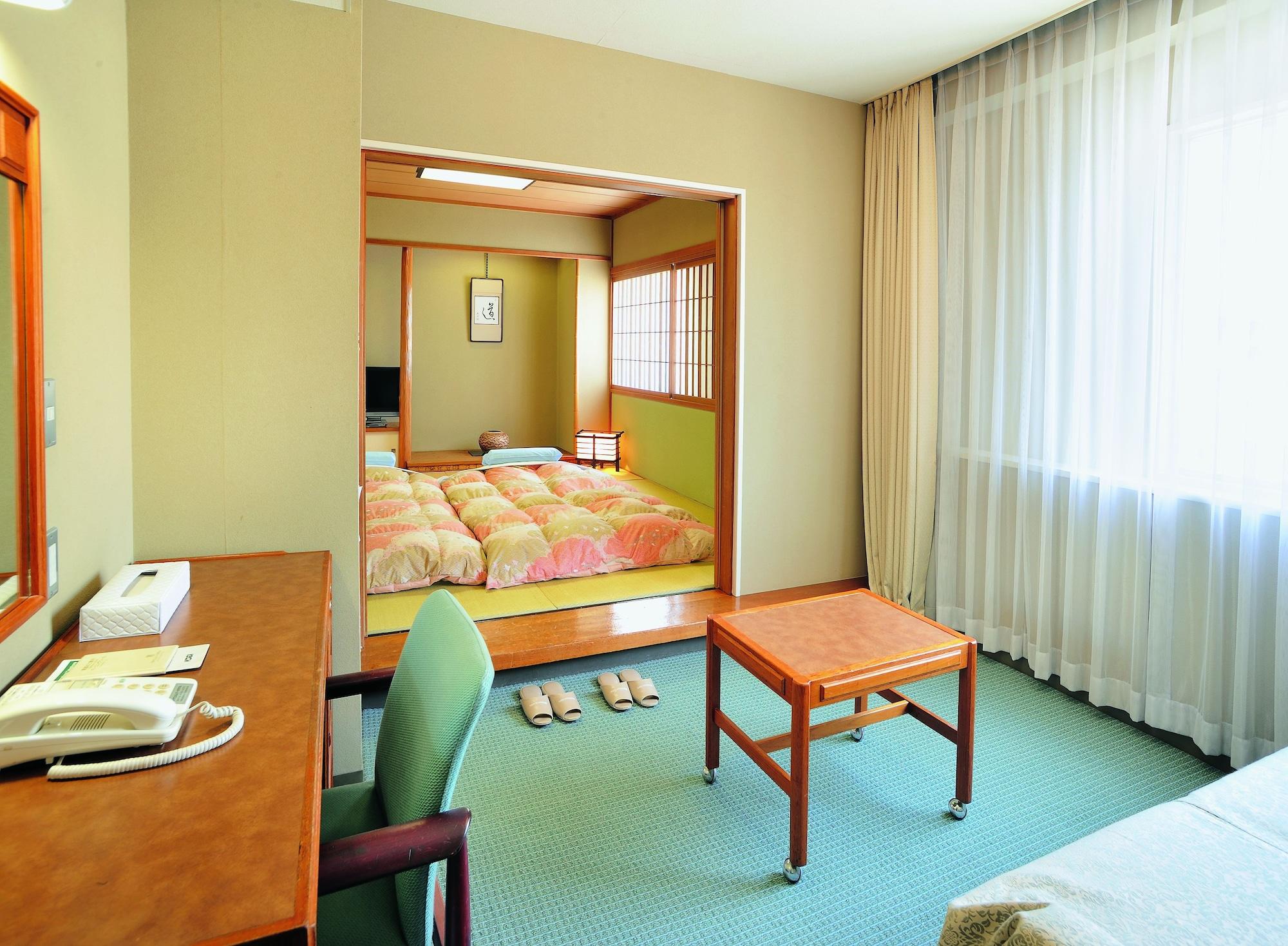 Bandai Silver Hotel 3*