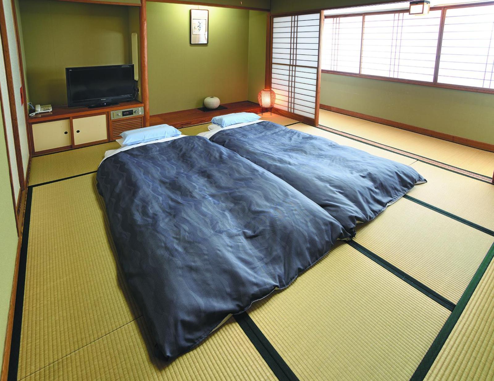 Hotel Bandai Silver